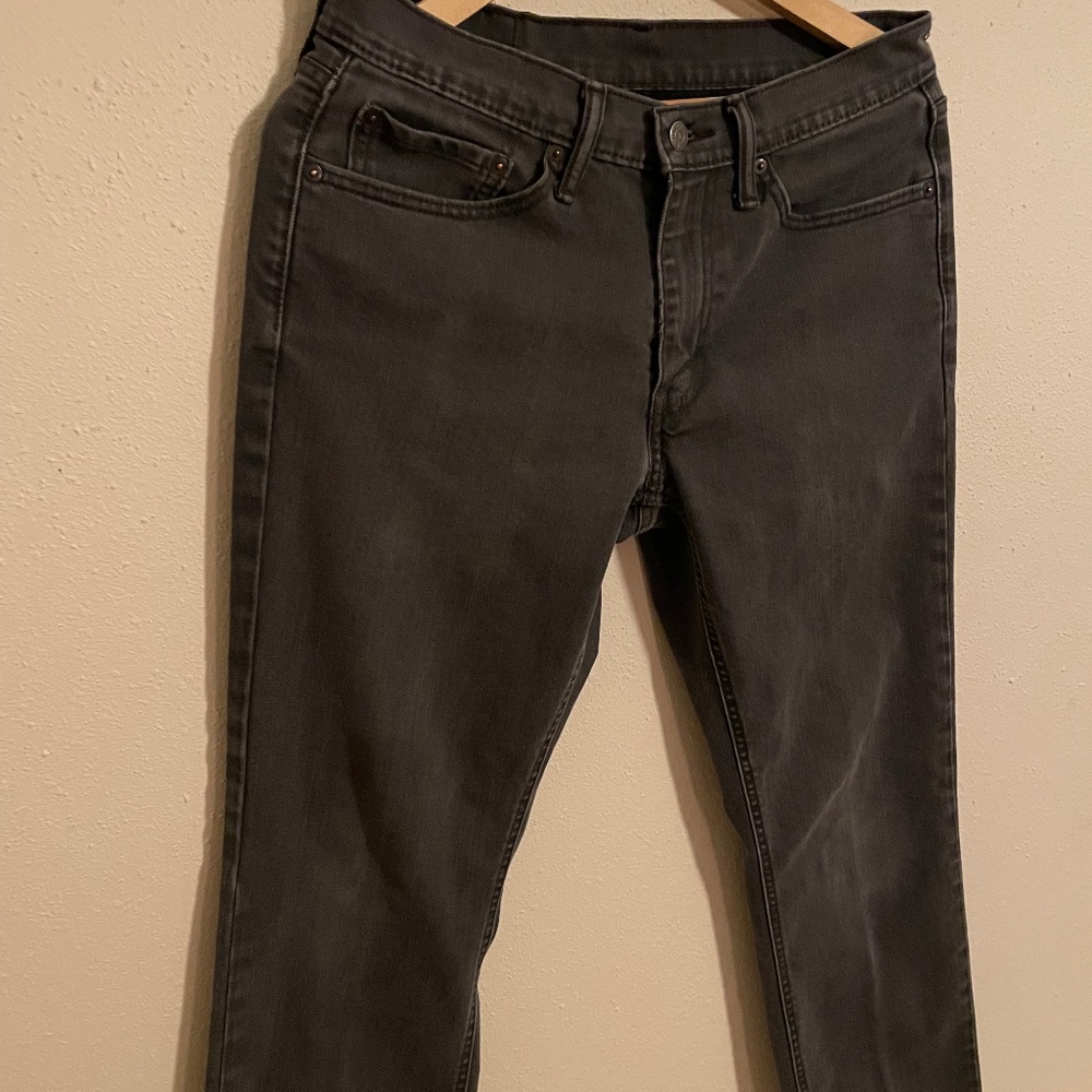 Levi's 31/32 straight leg charcoal jeans